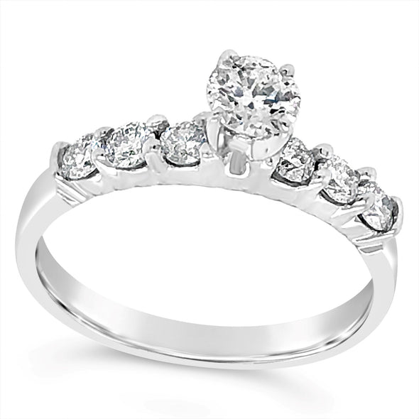 Round Diamond Engagement Ring